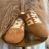 {Back70} Easter Tobacco Sneaker