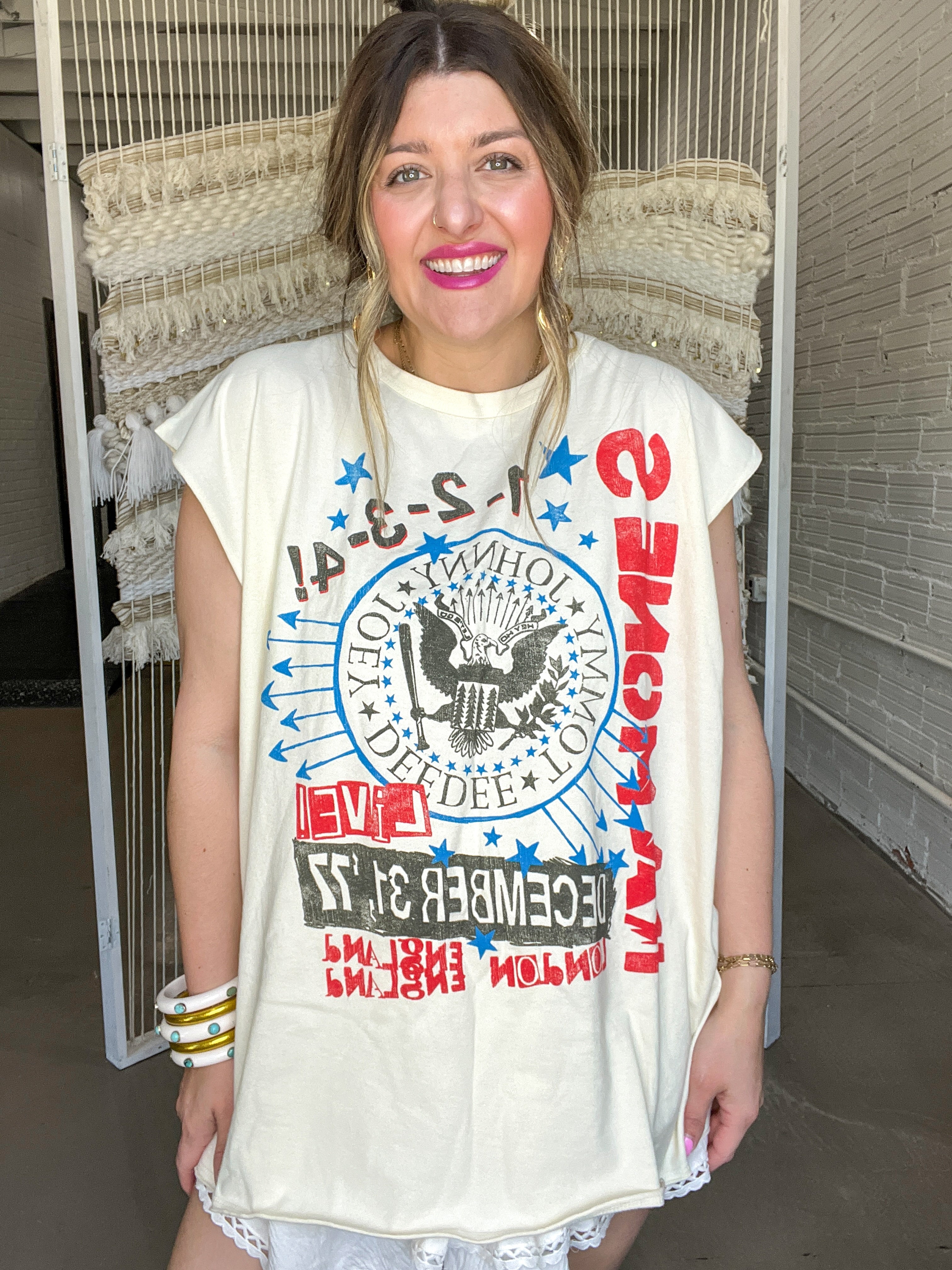 Graphic Tees – Riche Hippie